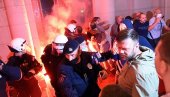 SAZNANJA NAŠIH SLUŽBI: Grupa od 50 Crnogoraca dolazi da izazove haos u Beogradu SAZNANJA NAŠIH SLUŽBI: Grupa od 50 Crnogoraca dolazi da izazove haos u Beogradu