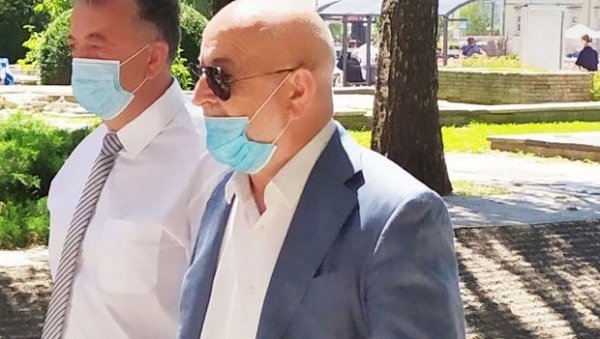 НОВОСТИ НА СУЂЕЊУ МИЛУТИНУ ЈЕЛИЧИЋУ Лукић: Не могу да опростим друштву ако се не осуди то понашање НОВОСТИ НА СУЂЕЊУ МИЛУТИНУ ЈЕЛИЧИЋУ Лукић: Не могу да опростим друштву ако се не осуди то понашање
