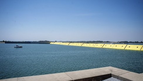 ПОВЕЋАН БРОЈ МИГРАНАТА У БРОДОВИМА: Доласци у Италију ће се наставити како време буде топлије ПОВЕЋАН БРОЈ МИГРАНАТА У БРОДОВИМА: Доласци у Италију ће се наставити како време буде топлије