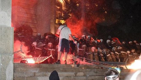 ЕКСТРЕМИСТИ ЖЕЛЕ ДА ИЗАЗОВУ ХАОС У СРБИЈИ: Планирају блокаду мостова и државних институција - ПОЈАВИО СЕ ЦЕО СПИСАК ЕКСТРЕМИСТИ ЖЕЛЕ ДА ИЗАЗОВУ ХАОС У СРБИЈИ: Планирају блокаду мостова и државних институција - ПОЈАВИО СЕ ЦЕО СПИСАК