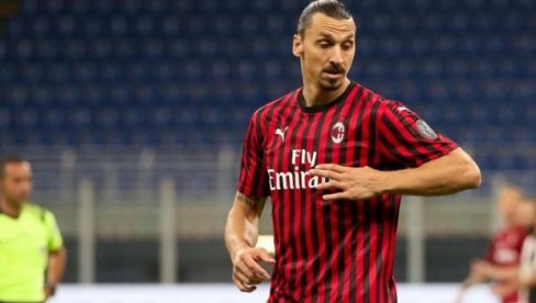 DA LI STE OČEKIVALI IŠTA DRUGAČIJE: Zlatan Ibrahimović na skandalozan način čestitao Božić (FOTO) DA LI STE OČEKIVALI IŠTA DRUGAČIJE: Zlatan Ibrahimović na skandalozan način čestitao Božić (FOTO)