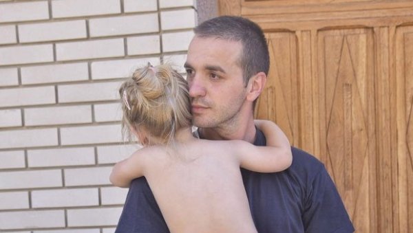 АНЂЕЛА (2) ПИТА КАДА ЋЕШ ДОЋИ, СЛУТИ... Како ћемо, душо моја, без тебе? Потресна исповест супруга трагично страдале професорке Бранке (30) АНЂЕЛА (2) ПИТА КАДА ЋЕШ ДОЋИ, СЛУТИ... Како ћемо, душо моја, без тебе? Потресна исповест супруга трагично страдале професорке Бранке (30)