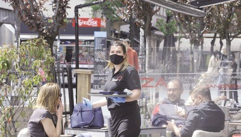 РАЗЛОЗИ ЗА РАД ПРЕСТОНИЧКИХ КАФИЋА И РЕСТОРАНА ДО 23 ЧАСА: Од кафане у Београду живи 70.000 људи РАЗЛОЗИ ЗА РАД ПРЕСТОНИЧКИХ КАФИЋА И РЕСТОРАНА ДО 23 ЧАСА: Од кафане у Београду живи 70.000 људи