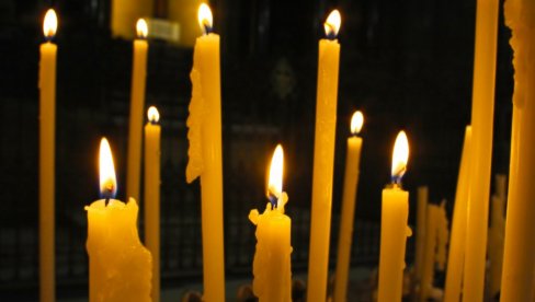 ПАРАСТОС СРБИМА УБИЈЕНИМ У КРАВИЦИ: Орићеви џихадисти секли српске главе на Божић и пекли људе на ражњу, нико није одговарао ПАРАСТОС СРБИМА УБИЈЕНИМ У КРАВИЦИ: Орићеви џихадисти секли српске главе на Божић и пекли људе на ражњу, нико није одговарао