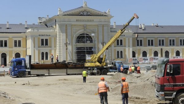 СПОМЕНИК СТЕФАНУ НЕМАЊИ КОЧИ БРЖИ ЗАВРШЕТАК РАДОВА ИСПРЕД СТАРЕ ЖЕЛЕЗНИЧКЕ СТАНИЦЕ: Нови рок за Савски трг 15. новембар СПОМЕНИК СТЕФАНУ НЕМАЊИ КОЧИ БРЖИ ЗАВРШЕТАК РАДОВА ИСПРЕД СТАРЕ ЖЕЛЕЗНИЧКЕ СТАНИЦЕ: Нови рок за Савски трг 15. новембар