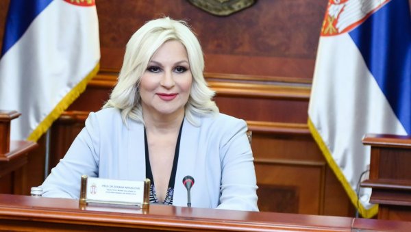 ЗОРАНА МИХАЈЛОВИЋ: Ђилас злоупотребљава епидемију за стицање поена ЗОРАНА МИХАЈЛОВИЋ: Ђилас злоупотребљава епидемију за стицање поена