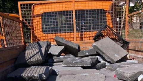 ХУЛИГАНИ ПРИПРЕМИЛИ МОЛОТОВЉЕВЕ КОКТЕЛЕ: Горан Весић о протестима у Београду ХУЛИГАНИ ПРИПРЕМИЛИ МОЛОТОВЉЕВЕ КОКТЕЛЕ: Горан Весић о протестима у Београду