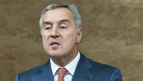 MILU NA RUKE SLALI MESEČNO 300.000 EVRA?! Šta sve piše u Skaj prepisci koja je podigla Crnu Goru na noge MILU NA RUKE SLALI MESEČNO 300.000 EVRA?! Šta sve piše u Skaj prepisci koja je podigla Crnu Goru na noge