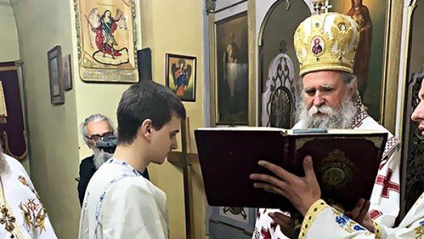 ЕПИСКОП ЈОАНИКИЈЕ У АНДРИЈЕВИЦИ: Хрватска прима свештенике СПЦ, а Црна Гора их прогони ЕПИСКОП ЈОАНИКИЈЕ У АНДРИЈЕВИЦИ: Хрватска прима свештенике СПЦ, а Црна Гора их прогони