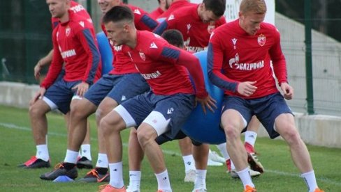 ЗВЕЗДА СА ТРОЈИЦОМ БИСЕРА НА ДИВЧИБАРАМА ЗВЕЗДА СА ТРОЈИЦОМ БИСЕРА НА ДИВЧИБАРАМА