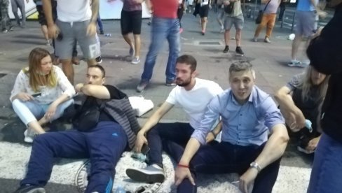 ПРОГЛАС О РАДИКАЛИЗАЦИЈИ ПРОТЕСТА: Бошко зове на блокаду мостова и ауто-пута ПРОГЛАС О РАДИКАЛИЗАЦИЈИ ПРОТЕСТА: Бошко зове на блокаду мостова и ауто-пута