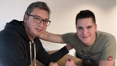 НИКАД ИЗВИНИ! Претње убиством Вучићевог сина уранијумом опозиција назива изјавама (ВИДЕО) НИКАД ИЗВИНИ! Претње убиством Вучићевог сина уранијумом опозиција назива изјавама (ВИДЕО)