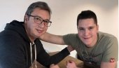 БРУТАЛНО УГРОЗИЛИ БЕЗБЕДНОСТ ДАНИЛА ВУЧИЋА Брнабић: И све то док је још увек у БиХ БРУТАЛНО УГРОЗИЛИ БЕЗБЕДНОСТ ДАНИЛА ВУЧИЋА Брнабић: И све то док је још увек у БиХ