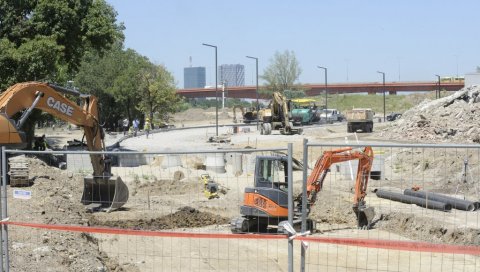 ВИЛСОНОВИМ БУЛЕВАРОМ ОД ЈЕСЕНИ: Преостало 250 метара до спајања са Сајмом ВИЛСОНОВИМ БУЛЕВАРОМ ОД ЈЕСЕНИ: Преостало 250 метара до спајања са Сајмом