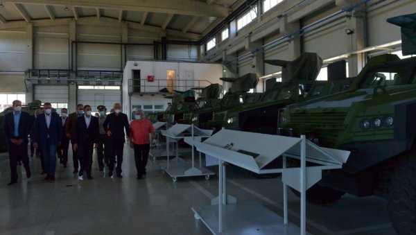МИНИСТАРСТВО ОДБРАНЕ ПОРУЧИЛО НОВЕ НОРЕ, ЛАЗАРЕ И МИЛОШЕ МИНИСТАРСТВО ОДБРАНЕ ПОРУЧИЛО НОВЕ НОРЕ, ЛАЗАРЕ И МИЛОШЕ