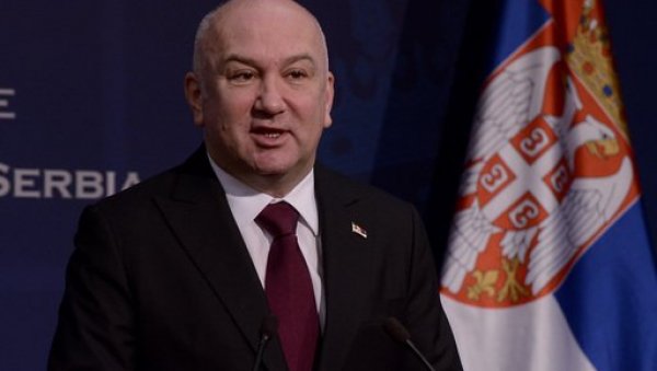 МИНИСТАР ПОПОВИЋ: Срби могу трпети много тога, али им не дирај у веру, Цркву и Косово МИНИСТАР ПОПОВИЋ: Срби могу трпети много тога, али им не дирај у веру, Цркву и Косово