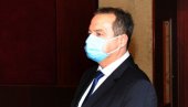 SPS ISKLJUČUJE ČLANOVE KOJI IDU NA PROTESTE: Dačić smenio Škundrića, opleo i po Tončevu SPS ISKLJUČUJE ČLANOVE KOJI IDU NA PROTESTE: Dačić smenio Škundrića, opleo i po Tončevu