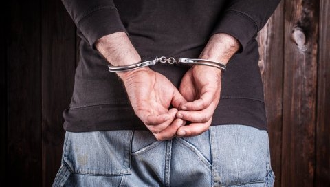 УХАПШЕН МУШКАРАЦ ИЗ НЕГОТИНА: Осумњичен за полне радње над две деветогодишње девојчице УХАПШЕН МУШКАРАЦ ИЗ НЕГОТИНА: Осумњичен за полне радње над две деветогодишње девојчице