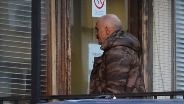 САСЛУШАЊЕ ИЗА ЗАТВОРЕНИХ ВРАТА: Настављено суђење стилисти Срђану Швељи (52) САСЛУШАЊЕ ИЗА ЗАТВОРЕНИХ ВРАТА: Настављено суђење стилисти Срђану Швељи (52)
