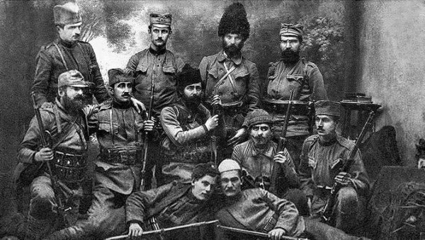 МУСТАФА - ШПИЈУН СА СТОТИНУ ЛИЦА: Револуционарни фанатик који се појављивао и нестајао кад год је то хтео МУСТАФА - ШПИЈУН СА СТОТИНУ ЛИЦА: Револуционарни фанатик који се појављивао и нестајао кад год је то хтео