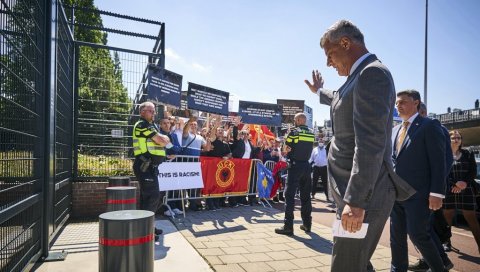 ТАЧИ ПО ДОЛАСКУ НА КиМ: Нико не може да прекраја историју ТАЧИ ПО ДОЛАСКУ НА КиМ: Нико не може да прекраја историју
