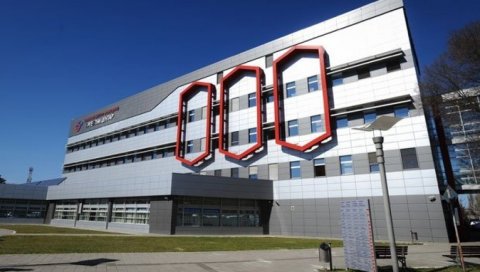 ЈОШ ЈЕДНО ЖАРИШТЕ КОРОНЕ У СРБИЈИ: Ситуација критична, пацијенти долазе са тешким упалама плућа ЈОШ ЈЕДНО ЖАРИШТЕ КОРОНЕ У СРБИЈИ: Ситуација критична, пацијенти долазе са тешким упалама плућа