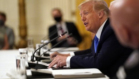 ПЉУШТЕ ТУЖБЕ ПРОТИВ ТРАМПА: Универзитети против одлуке о забрани за стране студенте ПЉУШТЕ ТУЖБЕ ПРОТИВ ТРАМПА: Универзитети против одлуке о забрани за стране студенте