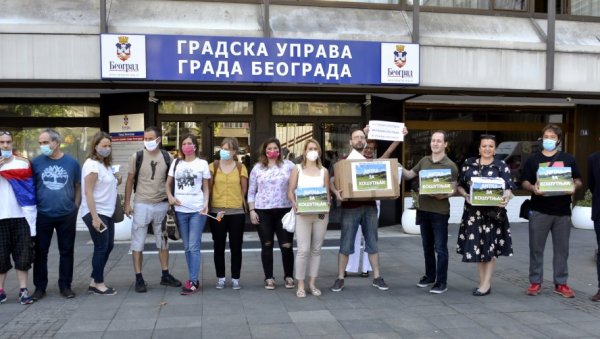 НИ МЕТАР КОШУТЊАКА ЗА ИЗГРАДЊУ СТАНОВА НИ МЕТАР КОШУТЊАКА ЗА ИЗГРАДЊУ СТАНОВА