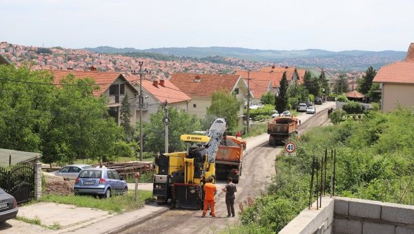 РЕКОНСТРУКЦИЈЕ УЛИЦА У БЕОГРАДУ: Ево ко прави спискове приоритета и како радовима диригују општине РЕКОНСТРУКЦИЈЕ УЛИЦА У БЕОГРАДУ: Ево ко прави спискове приоритета и како радовима диригују општине