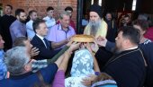 СЛУЖБА У ЧАСТ СВЕТИХ КОЗМЕ И ДАМЈАНА У УГЉЕВИКУ: Уз литургије све милије СЛУЖБА У ЧАСТ СВЕТИХ КОЗМЕ И ДАМЈАНА У УГЉЕВИКУ: Уз литургије све милије