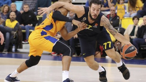 KOŠARKAŠ ZVEZDE TREĆI U EVROLIGI: Lovernj MVP kola, Micić na drugom mestu KOŠARKAŠ ZVEZDE TREĆI U EVROLIGI: Lovernj MVP kola, Micić na drugom mestu