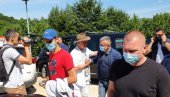 ПОТЕРА ЗА НОВАКОМ: Фанови у стопу прате Ђоковића током посете БиХ (ФОТО) ПОТЕРА ЗА НОВАКОМ: Фанови у стопу прате Ђоковића током посете БиХ (ФОТО)
