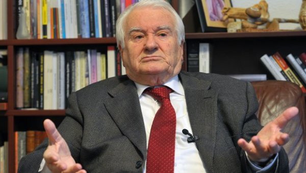 МИЋУНОВ 90. РОЂЕНДАН: Честитке само - онлајн МИЋУНОВ 90. РОЂЕНДАН: Честитке само - онлајн