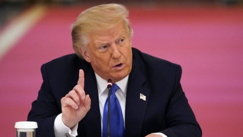 ПОЧЕЛА БЛОКАДА САНКЦИОНИСАНИХ НАФТНИХ ТАНКЕРА ВЕНЕЦУЕЛЕ  Трамп: Неће бити дозвољен пролаз никоме ко не би требало да пролази