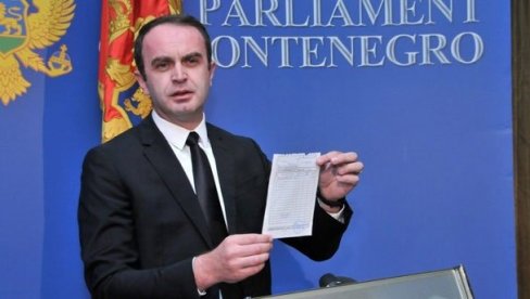 СКАНДАЛОЗНО: Председник Општине Тузи позвао Албанце да не славе Дан државности Црне Горе СКАНДАЛОЗНО: Председник Општине Тузи позвао Албанце да не славе Дан државности Црне Горе