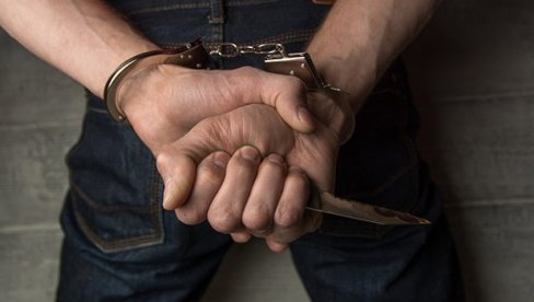 ПРЕВАРОМ ДОБИЈАЛИ СУБВЕНЦИЈЕ: Фалсификованом документацијом оштетили буџет за 15 милиона динара - ухапшени осумњичени ПРЕВАРОМ ДОБИЈАЛИ СУБВЕНЦИЈЕ: Фалсификованом документацијом оштетили буџет за 15 милиона динара - ухапшени осумњичени