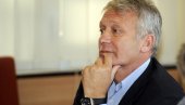 ВЕЛИКИ ГУБИТАК ЗА СРПСКИ ФУДБАЛ: Преминуо Владимир Влада Булатовић ВЕЛИКИ ГУБИТАК ЗА СРПСКИ ФУДБАЛ: Преминуо Владимир Влада Булатовић