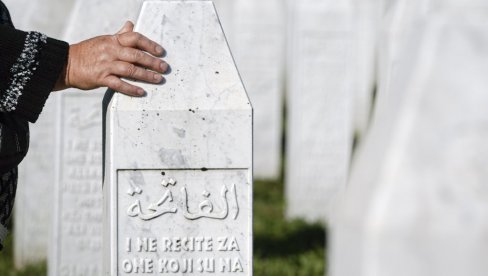 NEĆEMO ZABORAVITI NI ONE DRUGE Majke Srebrenice oduševljene postupkom Podgorice - Zahvalile se, pa zapretile NEĆEMO ZABORAVITI NI ONE DRUGE Majke Srebrenice oduševljene postupkom Podgorice - Zahvalile se, pa zapretile