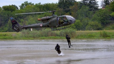 ВОЈСКА СРБИЈЕ ПОКАЗАЛА ШТА ЗНА: Припадници 72. бригаде за специјалне операције опремљени најмодернијом опремом (ВИДЕО) ВОЈСКА СРБИЈЕ ПОКАЗАЛА ШТА ЗНА: Припадници 72. бригаде за специјалне операције опремљени најмодернијом опремом (ВИДЕО)