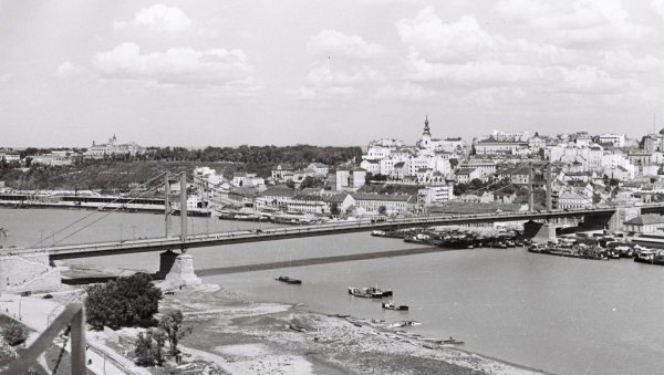 БЕОГРАДСКЕ ПРИЧЕ: На месту где су темељи данашњег Бранковог моста некада се налазио бирцуз Кичево БЕОГРАДСКЕ ПРИЧЕ: На месту где су темељи данашњег Бранковог моста некада се налазио бирцуз Кичево