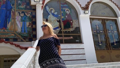 РОДИТЕЉИ СУ МЕ ОСТАВИЛИ У ШУМИ: Потресна исповест Гоце Лазаревић - Имала сам сурово детињство, а развод од Захара ме је дотукао РОДИТЕЉИ СУ МЕ ОСТАВИЛИ У ШУМИ: Потресна исповест Гоце Лазаревић - Имала сам сурово детињство, а развод од Захара ме је дотукао
