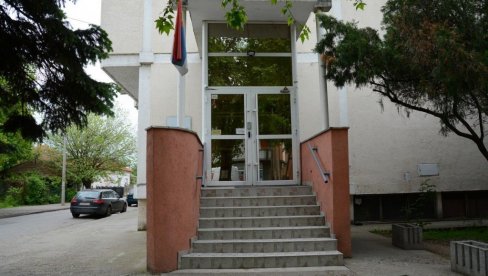 SVI ŽELE U ĆUPRIJU: Veliko interesovanje za smeštaj u domu učenika srednjih škola Srećno SVI ŽELE U ĆUPRIJU: Veliko interesovanje za smeštaj u domu učenika srednjih škola Srećno
