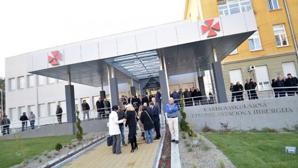 БЛИСТАВИ РЕЗУЛТАТЕ КАРДИОХИРУРГА: Клиника Мејо на југу Србије БЛИСТАВИ РЕЗУЛТАТЕ КАРДИОХИРУРГА: Клиника Мејо на југу Србије