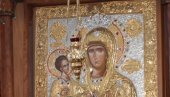 СПЦ ОБЕЛЕЖАВА СПОМЕН ИКОНИ ПРЕСВЕТЕ БОГОРОДИЦЕ ТРОЈЕРУЧИЦЕ: Верује се да има чудотворне моћи - ево како је стигла до Хиландара