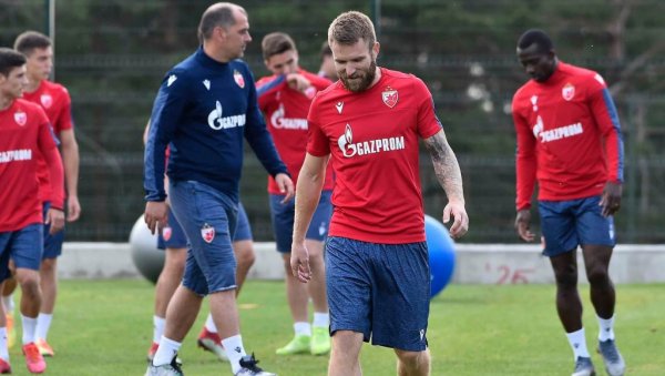 ЗВЕЗДА СТИГЛА У АНТАЛИЈУ Катаи тренира засебно ЗВЕЗДА СТИГЛА У АНТАЛИЈУ Катаи тренира засебно