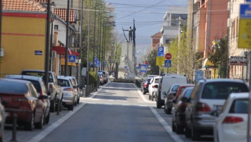 PREMINUO JOŠ JEDAN PACIJENT: Ne smiruje se širenje virusa u Kraljevu, registrovano još 77 slučajeva PREMINUO JOŠ JEDAN PACIJENT: Ne smiruje se širenje virusa u Kraljevu, registrovano još 77 slučajeva