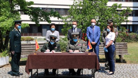 НОВА ПОМОЋ КИНЕСКЕ БРАЋЕ: Донација медицинске опреме војном здравству (ВИДЕО) НОВА ПОМОЋ КИНЕСКЕ БРАЋЕ: Донација медицинске опреме војном здравству (ВИДЕО)