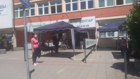 КОРОНА У ЛОЗНИЦИ: Заражено 17 лекара и 35 медицинских сестара КОРОНА У ЛОЗНИЦИ: Заражено 17 лекара и 35 медицинских сестара