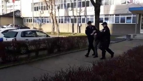 HAPŠENI SUPRUŽNICI, ODUZET HELIKOPTER: Žena radila kao zubar sa falsifikovanom diplomom HAPŠENI SUPRUŽNICI, ODUZET HELIKOPTER: Žena radila kao zubar sa falsifikovanom diplomom