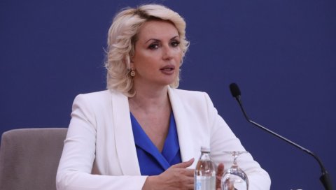 РЕАГОВАЛА ДОКТОРКА КИСИЋ: Ево шта је рекла на тврдње да је корона у Србији јача него у Италији РЕАГОВАЛА ДОКТОРКА КИСИЋ: Ево шта је рекла на тврдње да је корона у Србији јача него у Италији